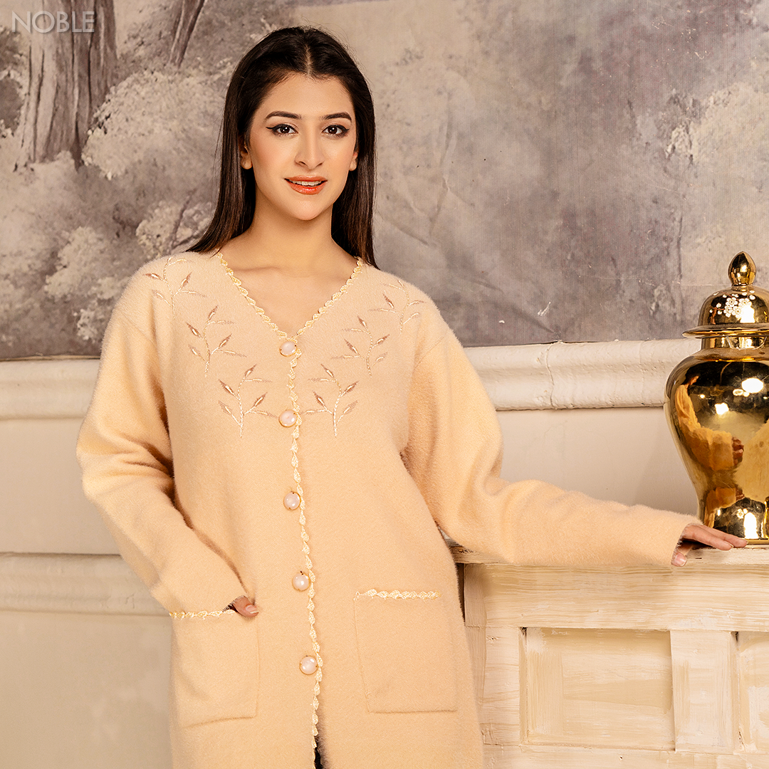 Styling Sweaters for Weddings: Elegant and Warm Looks